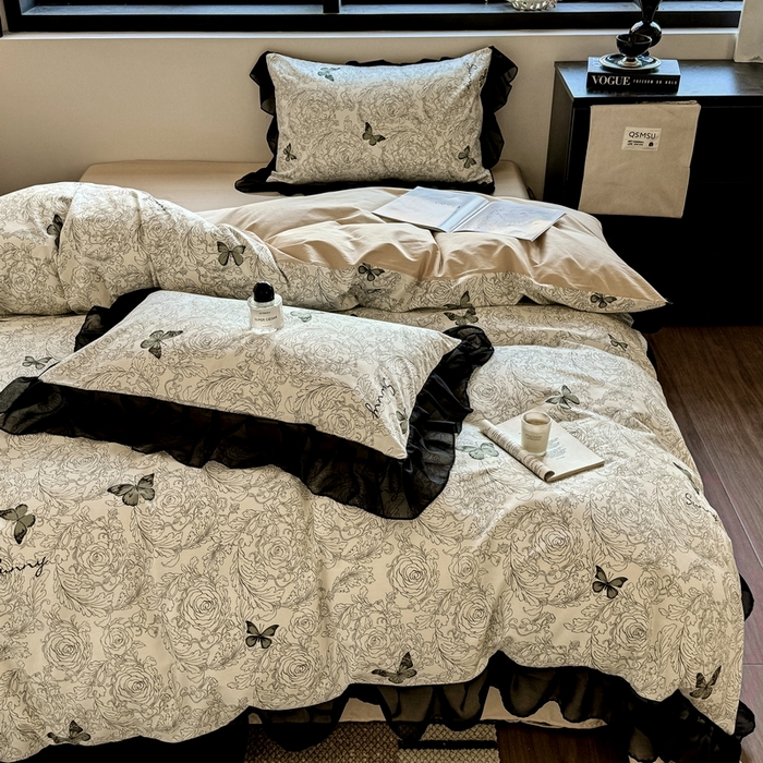 91家纺网 家纺一手货源 找家纺 宅家居 2025新款爆款轻法式赫本风复古印花13372纯棉四件套韩式黑色花边40支全棉三件套 蝶舞