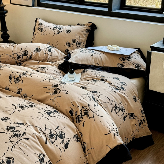 91家纺网 家纺一手货源 找家纺 宅家居 2025新款爆款轻法式赫本风复古印花13372纯棉四件套韩式黑色花边40支全棉三件套 晚乔