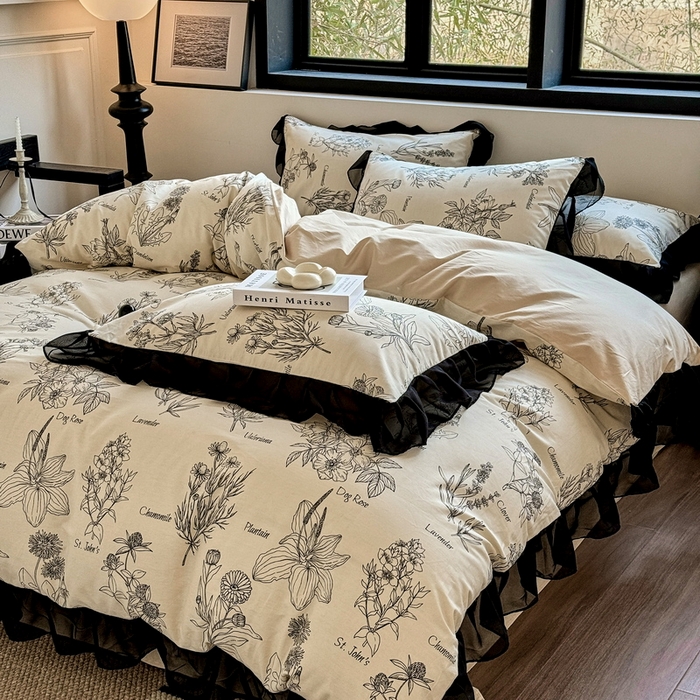 91家纺网 家纺一手货源 找家纺 宅家居 2025新款爆款轻法式赫本风复古印花13372纯棉四件套韩式黑色花边40支全棉三件套 暮秋