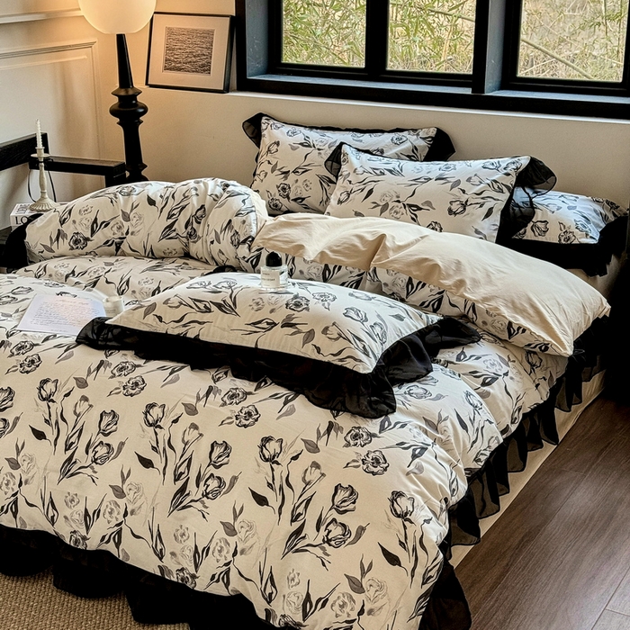 91家纺网 家纺一手货源 找家纺 宅家居 2025新款爆款轻法式赫本风复古印花13372纯棉四件套韩式黑色花边40支全棉三件套 安禾