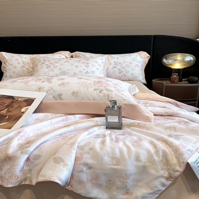 91家纺网 家纺一手货源 找家纺 2025春夏新款简奢款嵌绳莱赛尔数码印花夏被四件套单夏被床笠床单款 念池-粉