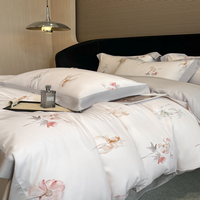 91家纺网 家纺一手货源 找家纺 2025春夏新款简奢款嵌绳莱赛尔数码印花四件套单夏被床笠床单款 遥花