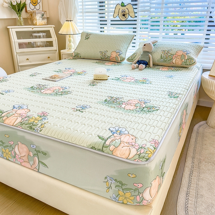 91家纺网 家纺一手货源 找家纺 世纪绒品 2026新款印花卡通床笠款乳胶凉席 花园兔