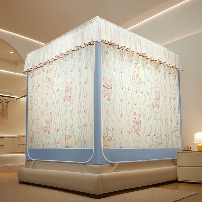 91家纺网 家纺一手货源 找家纺 卓尔居2025新款成人坐床帘系列-曲奇小熊烤漆支架 粉色熊