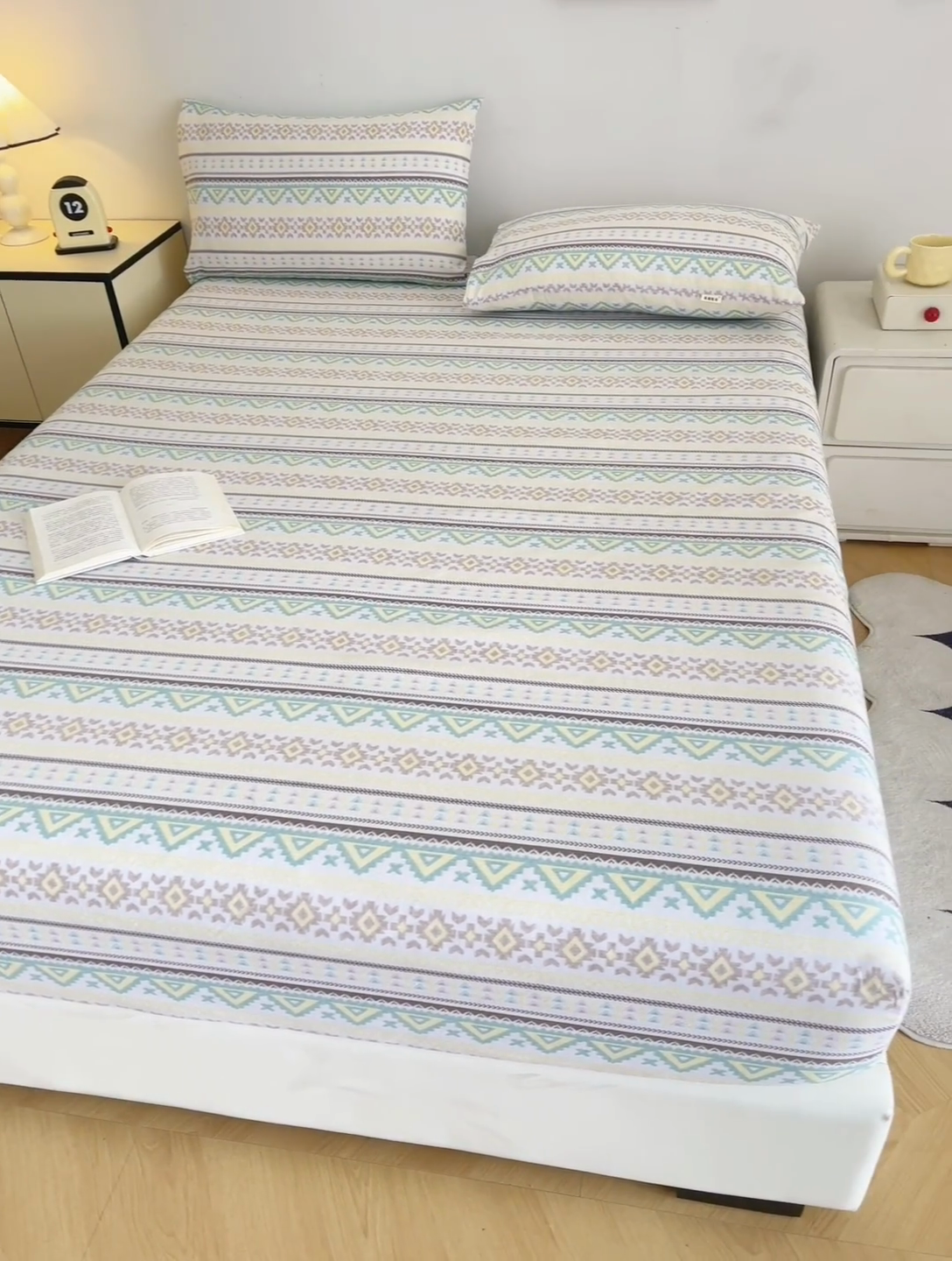 91家纺网 家纺一手货源 找家纺 棉乐町家居 2025新款锦柔老粗布印花床笠 条雅恋