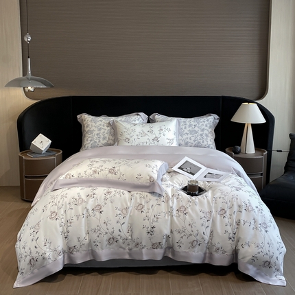 91家纺网 家纺一手货源 找家纺 2025春夏新款简奢款嵌绳莱赛尔数码印花四件套单夏被床笠床单款 情依