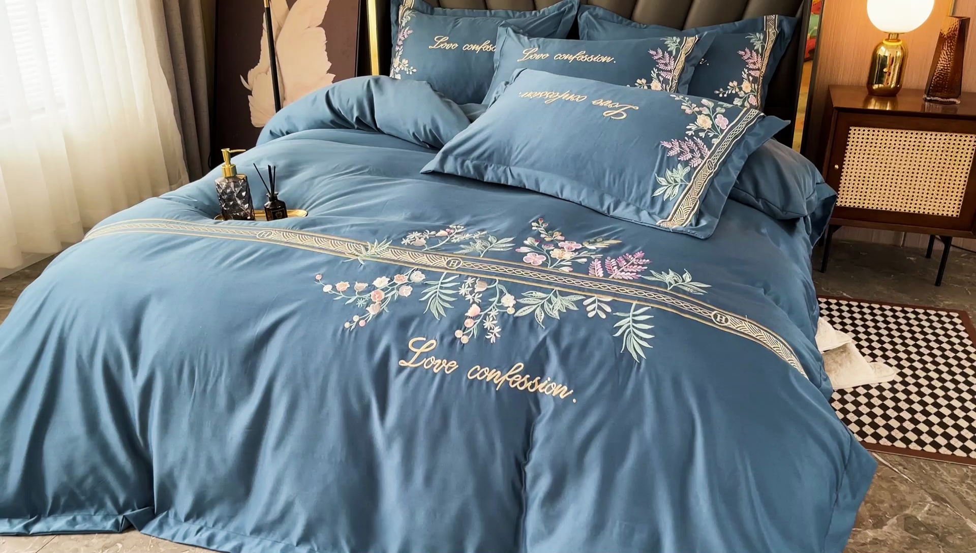 91家纺网 家纺一手货源 找家纺 2025春夏新款轻奢刺绣贡缎冰丝天丝棉四件套-华尔兹系列 华尔兹-钻石蓝