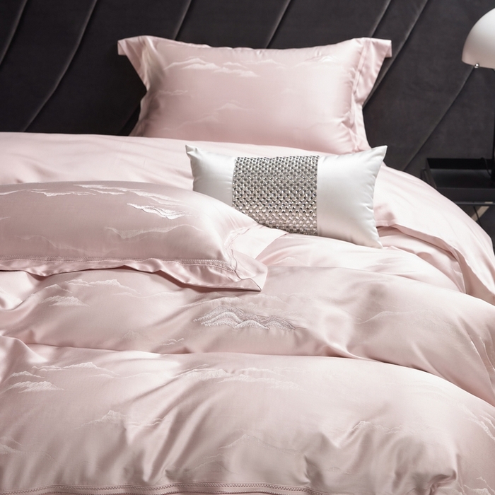 91家纺网 家纺一手货源 找家纺 榻尚家居 2025新款天丝棉提花加绣花工艺款床品四件套-山岚夏梦 山岚夏梦  樱花粉