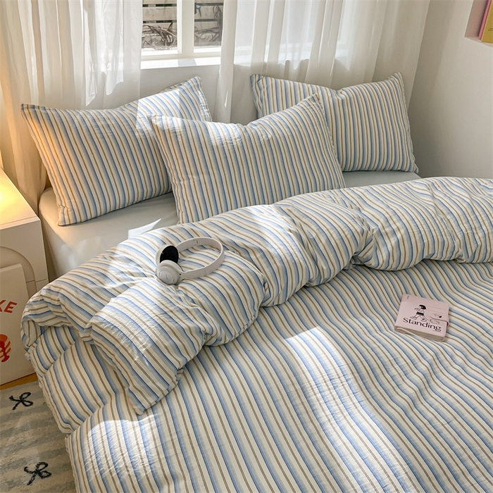 91家纺网 家纺一手货源 找家纺 盛秋家纺 2025新款亲肤格子水洗棉条纹格子四件套【简约风】蓝苏条+天空蓝