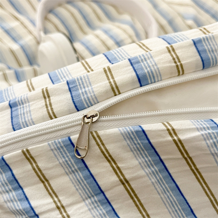 91家纺网 家纺一手货源 找家纺 盛秋家纺 2025新款亲肤格子水洗棉条纹格子四件套【简约风】蓝苏条+天空蓝