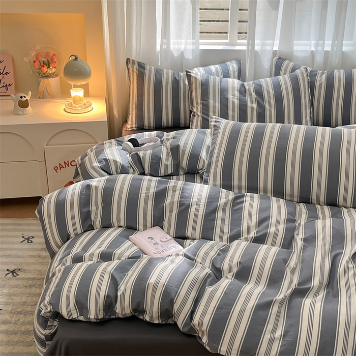 91家纺网 家纺一手货源 找家纺 盛秋家纺 2025新款亲肤格子水洗棉条纹格子四件套【简约风】黑灰中条+高级灰