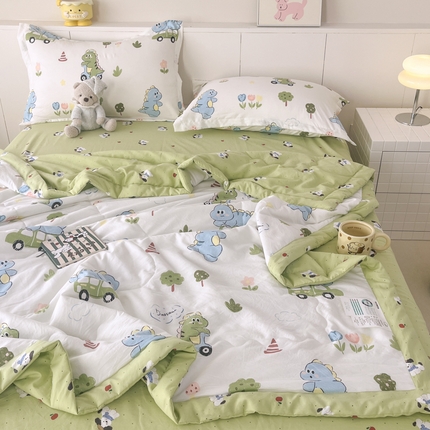 91家纺网 家纺一手货源 找家纺 宝薇 2025新款超柔云朵棉糯糯棉云感水洗棉夏被四件套 恐龙乐园