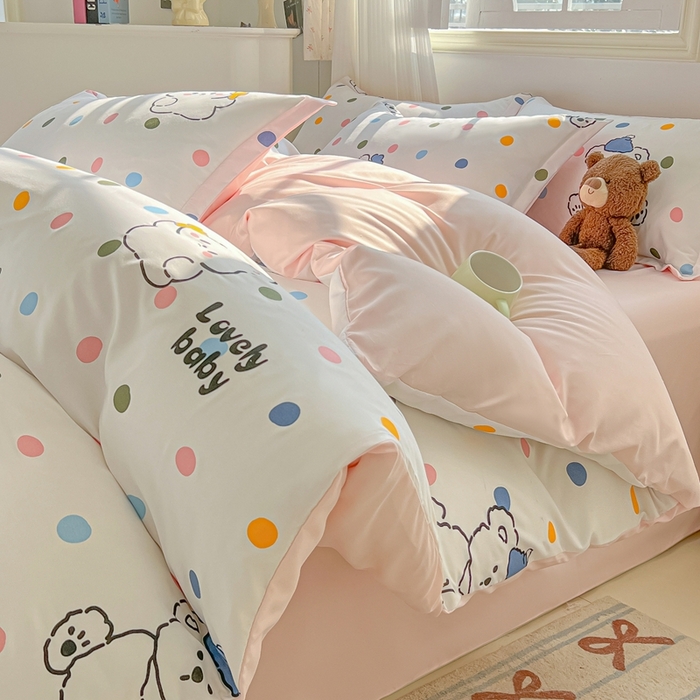 91家纺网 家纺一手货源 找家纺 梦卓家纺 2025新款亲肤芦荟棉单被套 彩点小熊