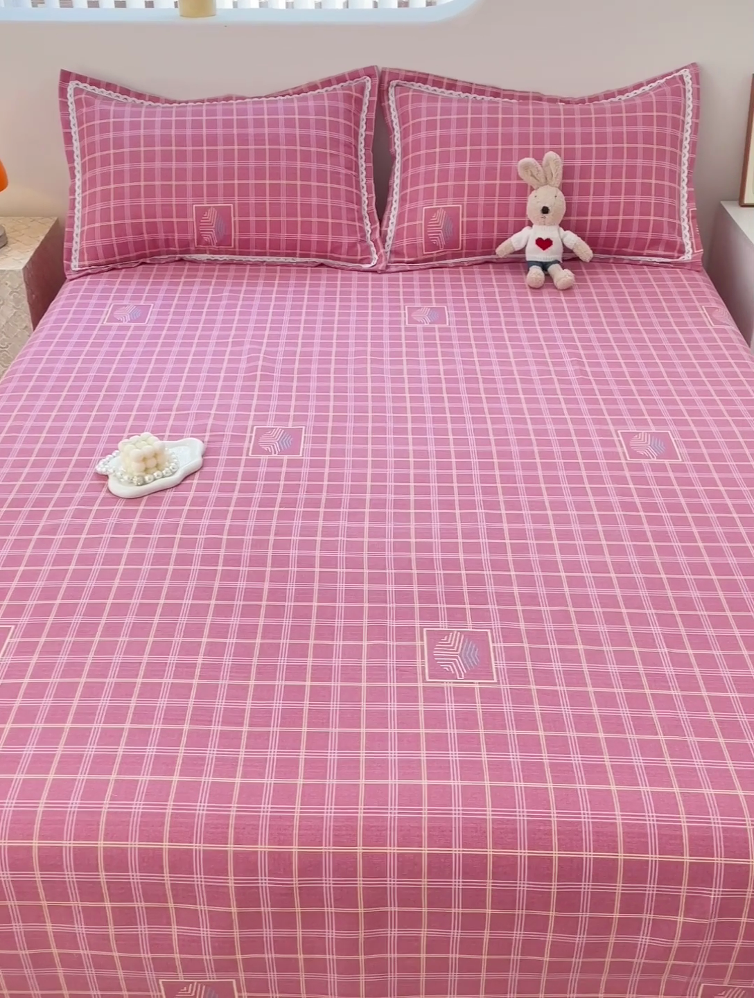 91家纺网 家纺一手货源 找家纺 2025春夏新品鱼骨棉老粗布凉席 格韵-粉