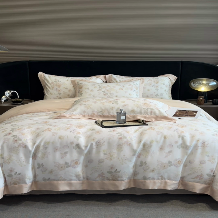 91家纺网 家纺一手货源 找家纺 2025春夏新款简奢款嵌绳莱赛尔数码印花四件套单夏被床笠床单款 念池-粉 