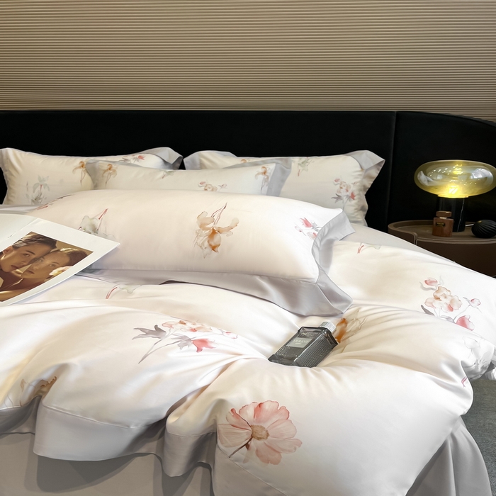 91家纺网 家纺一手货源 找家纺 2025春夏新款简奢款嵌绳莱赛尔数码印花四件套单夏被床笠床单款 遥花