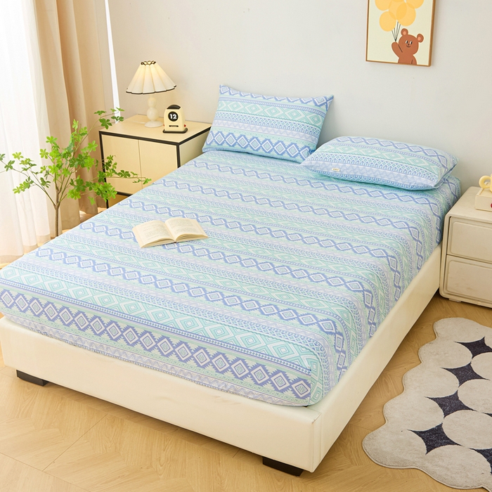 91家纺网 家纺一手货源 找家纺 棉乐町家居 2025新款锦柔老粗布印花床笠 蓝色恋格