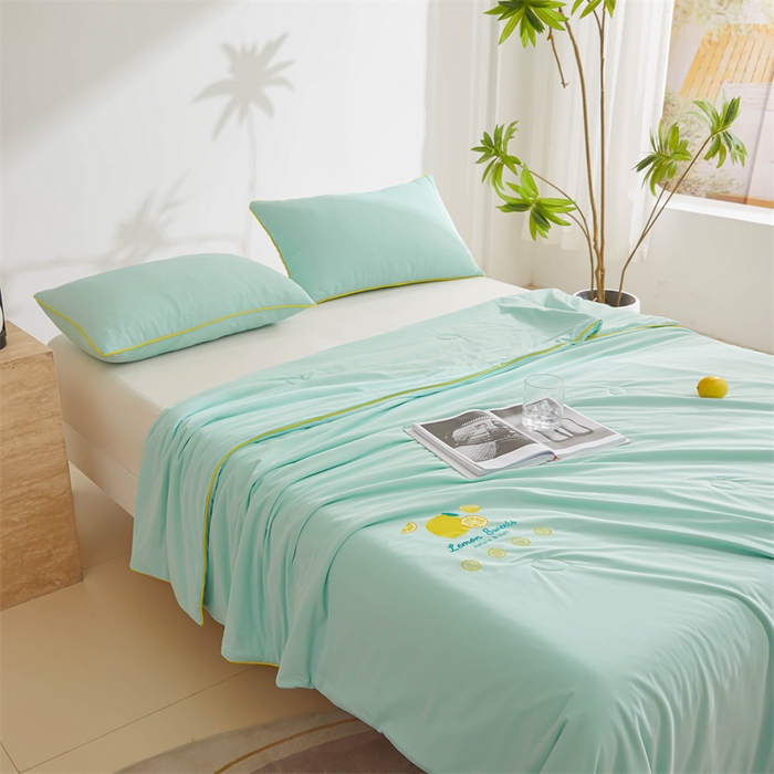 91家纺网 家纺一手货源 找家纺 恒畅 2024新款A类凉感丝纯色双拼柠檬夏被 柠檬-天蓝