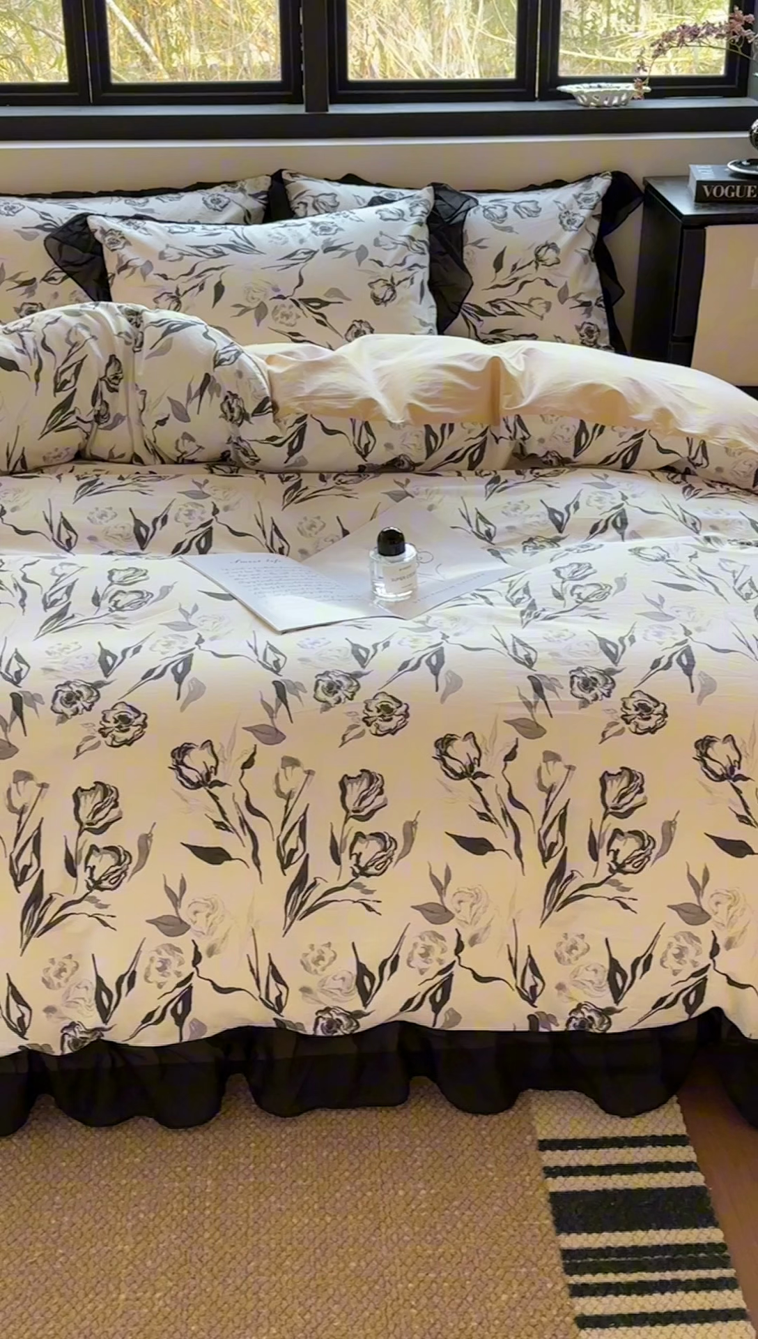 91家纺网 家纺一手货源 找家纺 宅家居 2025新款爆款轻法式赫本风复古印花13372纯棉四件套韩式黑色花边40支全棉三件套 安禾