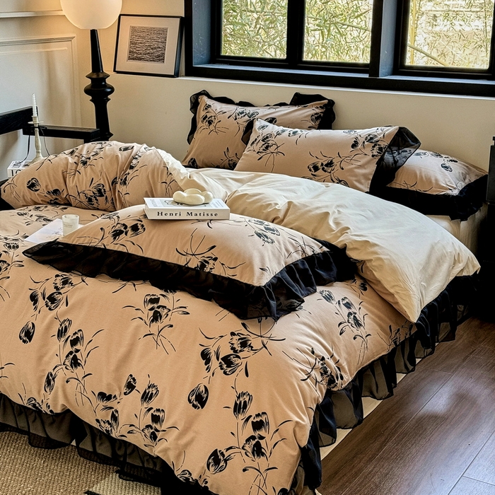 91家纺网 家纺一手货源 找家纺 宅家居 2025新款爆款轻法式赫本风复古印花13372纯棉四件套韩式黑色花边40支全棉三件套 晚乔