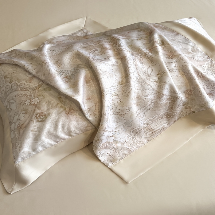 91家纺网 家纺一手货源 找家纺 2025春夏新款简奢款嵌绳莱赛尔数码印花夏被四件套单夏被床笠床单款 春旭恋曲