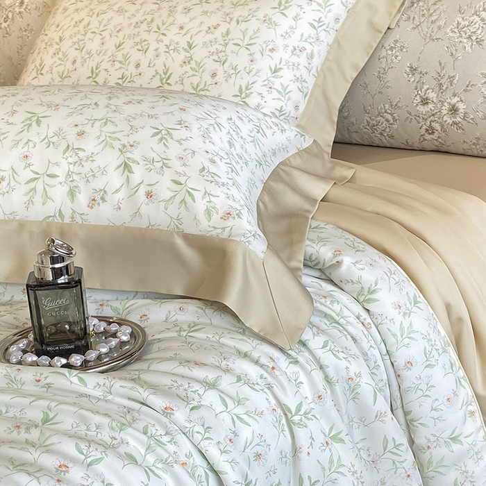 91家纺网 家纺一手货源 找家纺 2025春夏新款简奢款嵌绳莱赛尔数码印花夏被四件套单夏被床笠床单款 漫语佳人 米