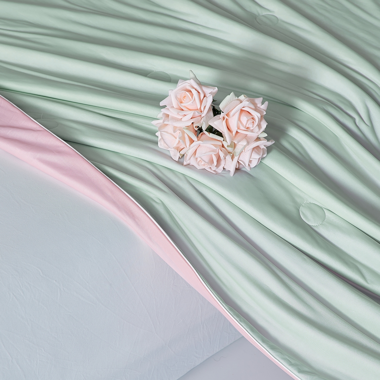 91家纺网 家纺一手货源 找家纺 梦恬佳 2025新款A类凉感丝夏凉被 蜜瓜粉