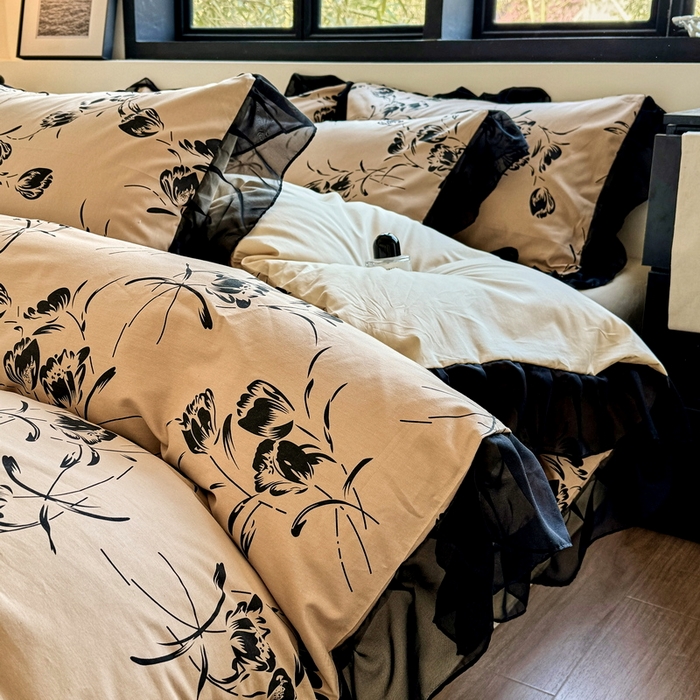 91家纺网 家纺一手货源 找家纺 宅家居 2025新款爆款轻法式赫本风复古印花13372纯棉四件套韩式黑色花边40支全棉三件套 晚乔