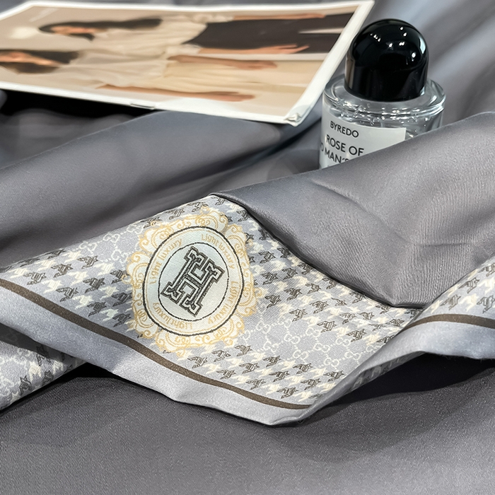 91家纺网 家纺一手货源 找家纺 露梦家纺2025新款A类水洗真丝夏被-格调 格调-高级灰