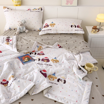 91家纺网 家纺一手货源 找家纺 宝薇 2025新款超柔云朵棉糯糯棉云感水洗棉夏被四件套 爱心狗