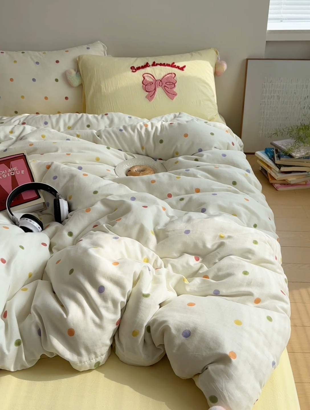 91家纺网 家纺一手货源 找家纺 丽涵 2025年春夏新品全棉双层纱印花毛巾绣四件套 俏皮波点