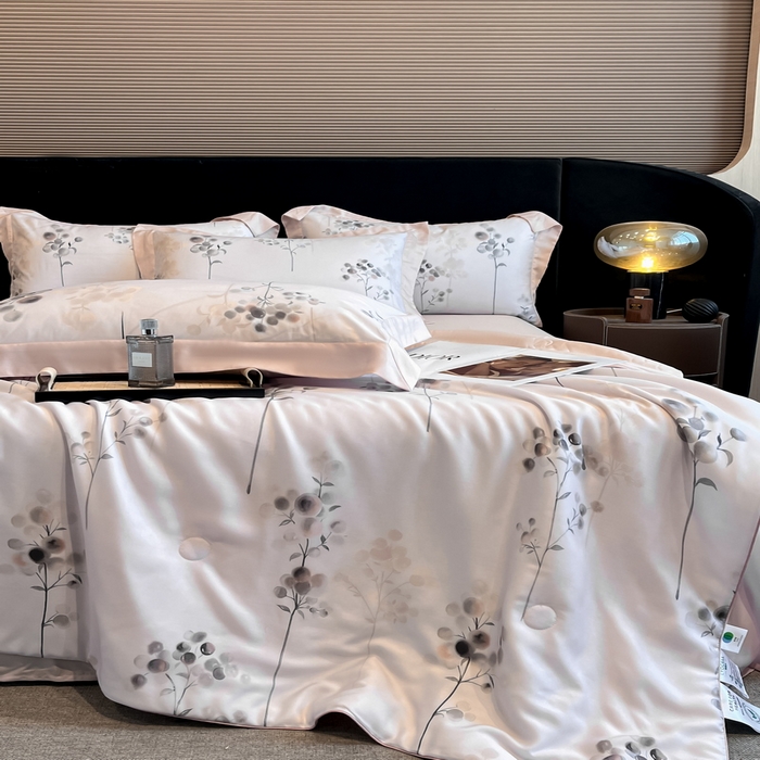 91家纺网 家纺一手货源 找家纺 2025春夏新款简奢款嵌绳莱赛尔数码印花夏被四件套单夏被床笠床单款 浮光落影