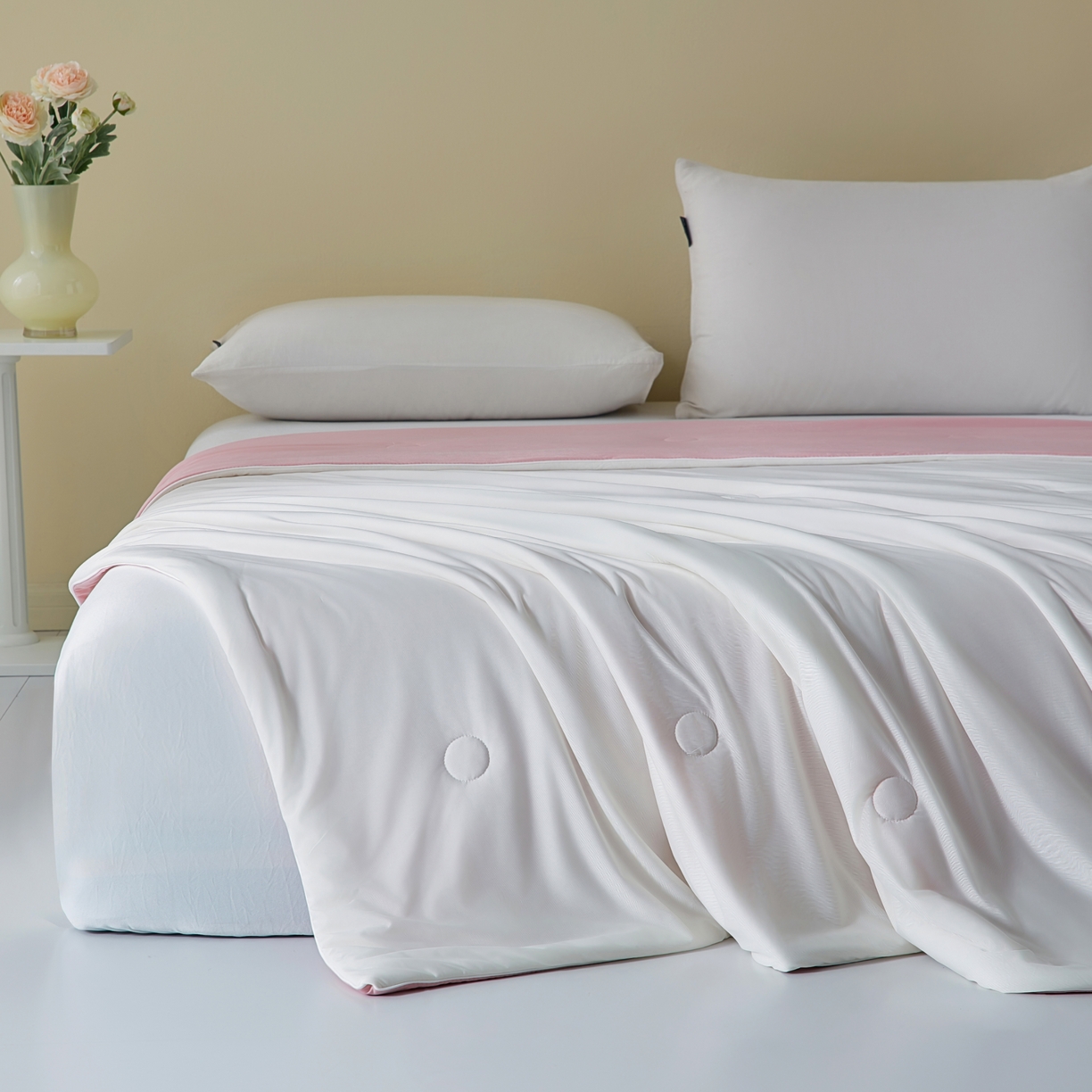 91家纺网 家纺一手货源 找家纺 梦恬佳 2025新款A类凉感丝夏凉被 樱桃粉