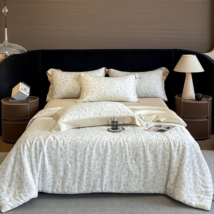 91家纺网 家纺一手货源 找家纺 2025春夏新款简奢款嵌绳莱赛尔数码印花夏被四件套单夏被床笠床单款 漫语佳人 米