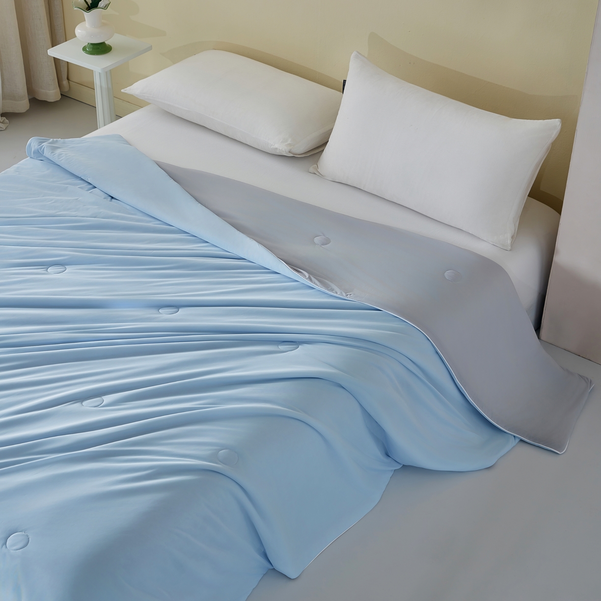 91家纺网 家纺一手货源 找家纺 梦恬佳 2025新款A类凉感丝夏凉被 天空蓝