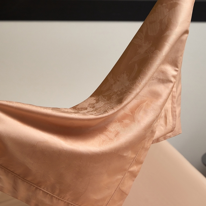 91家纺网 家纺一手货源 找家纺 淳绵家居 2025新款50*50S长绒棉贡缎提花手工立体埋绳工艺四件套（礼盒包装）米菲娜（香槟色）