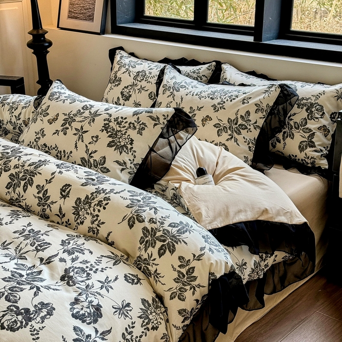91家纺网 家纺一手货源 找家纺 宅家居 2025新款爆款轻法式赫本风复古印花13372纯棉四件套韩式黑色花边40支全棉三件套 茶花