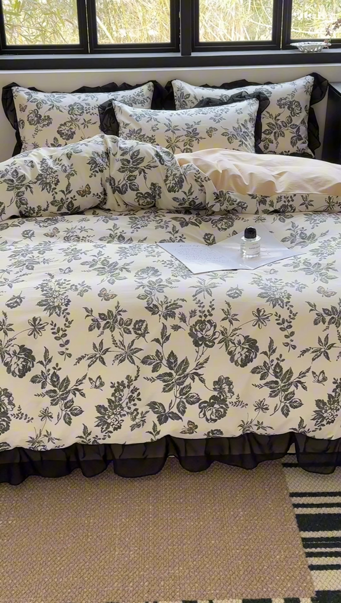 91家纺网 家纺一手货源 找家纺 宅家居 2025新款爆款轻法式赫本风复古印花13372纯棉四件套韩式黑色花边40支全棉三件套 茶花