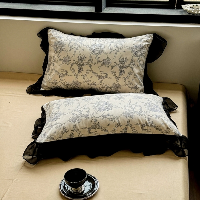 91家纺网 家纺一手货源 找家纺 宅家居 2025新款爆款轻法式赫本风复古印花13372纯棉四件套韩式黑色花边40支全棉三件套 醉颜