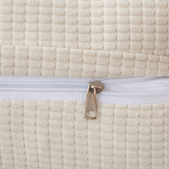 91家纺网 家纺一手货源 找家纺 美达人 2025新款玉米绒三角靠垫 雪梨白-玉米绒