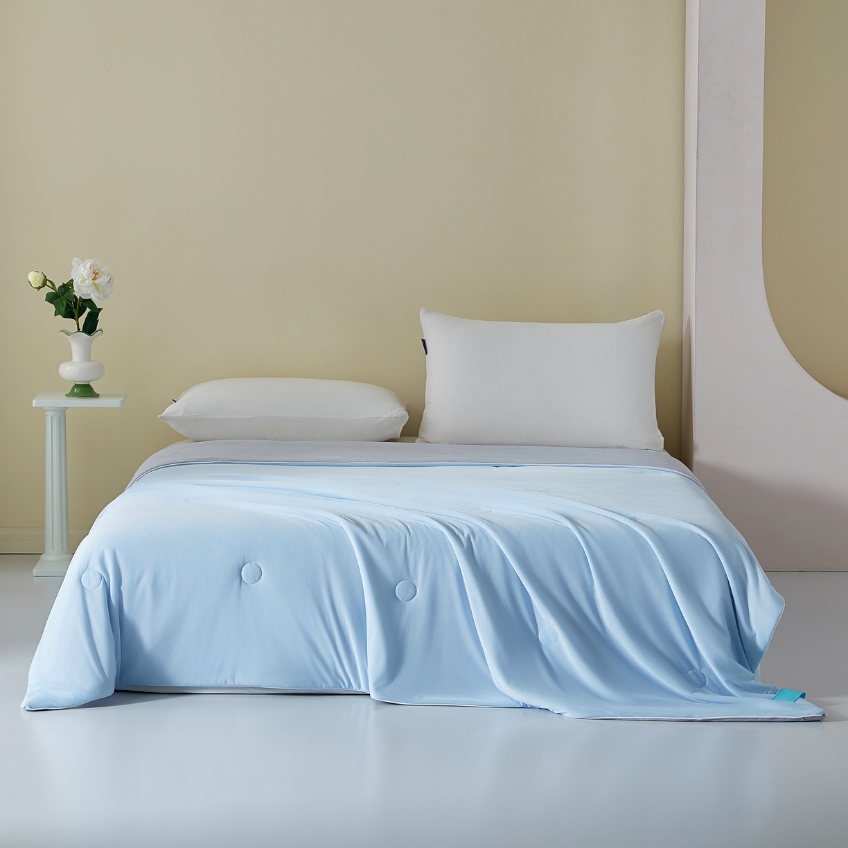 91家纺网 家纺一手货源 找家纺 梦恬佳 2025新款A类凉感丝夏凉被 天空蓝