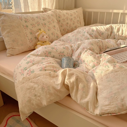 91家纺网 家纺一手货源 找家纺 盼季家纺 2025新款A类法式小清新皱皱纱花边蕾丝水洗棉床上四件套宿舍床笠三件套 蕾丝花边-花团