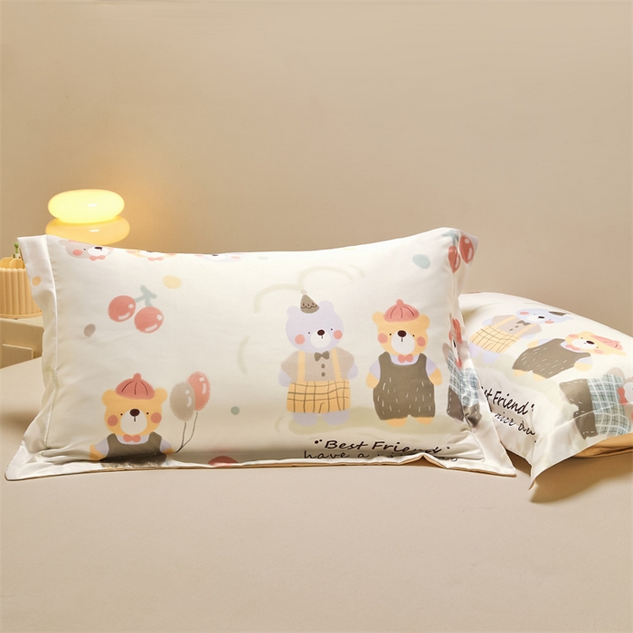 91家纺网 家纺一手货源 找家纺 笙意家纺 2025新款水洗真丝数码印花卡通枕套 小熊家园