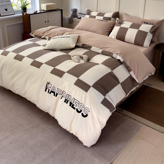 91家纺网 家纺一手货源 找家纺 （总）娜娜 2025新款全棉拼接条纹绣花四件套 