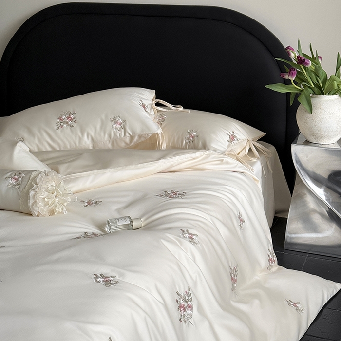 91家纺网 家纺一手货源 找家纺 鹿班家居 2025春夏款100S长绒棉精密刺绣-玫瑰甜心【标准会员-20元】 白色