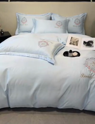 91家纺网 家纺一手货源 找家纺 金阳光 2025新款大花轻奢刺绣款水洗天丝四件套 挪威-冰心蓝