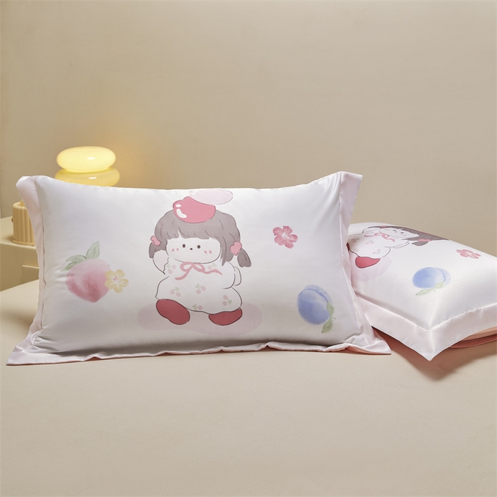 91家纺网 家纺一手货源 找家纺 笙意家纺 2025新款水洗真丝数码印花卡通枕套 樱桃女孩