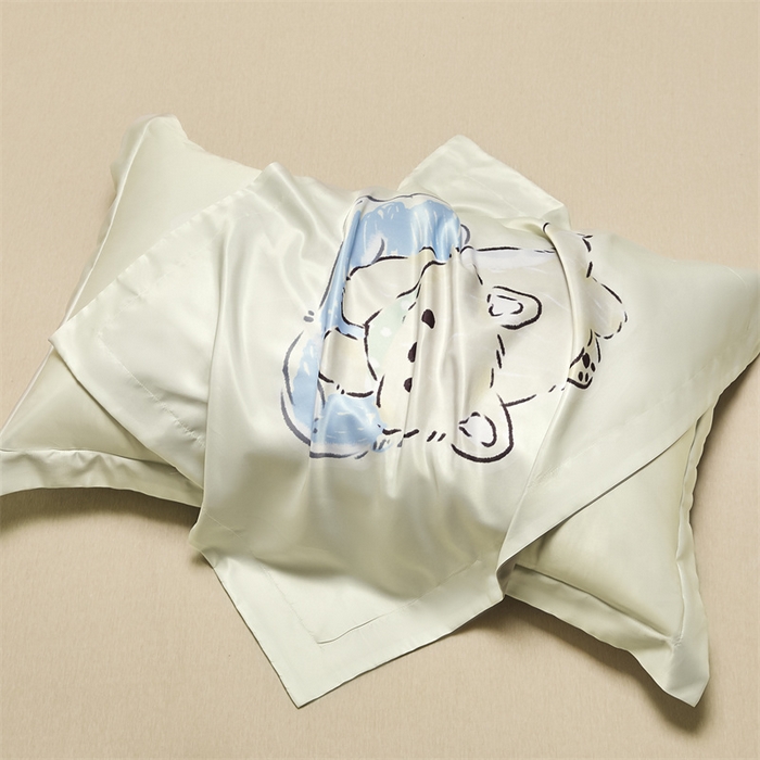 91家纺网 家纺一手货源 找家纺 笙意家纺 2025新款水洗真丝数码印花卡通枕套 萌猫