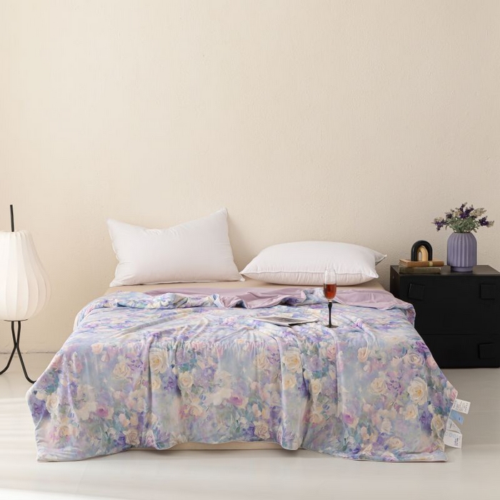 91家纺网 家纺一手货源 找家纺 睡棉坊 2025新款数码印花凉感丝水墨画系列夏被-场景二 迷香紫