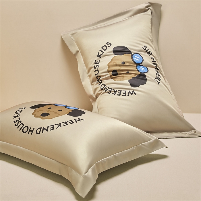 91家纺网 家纺一手货源 找家纺 笙意家纺 2025新款水洗真丝数码印花卡通枕套 眼镜狗